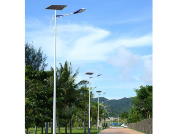路燈和光伏發(fā)電站：節(jié)能減排新選擇！