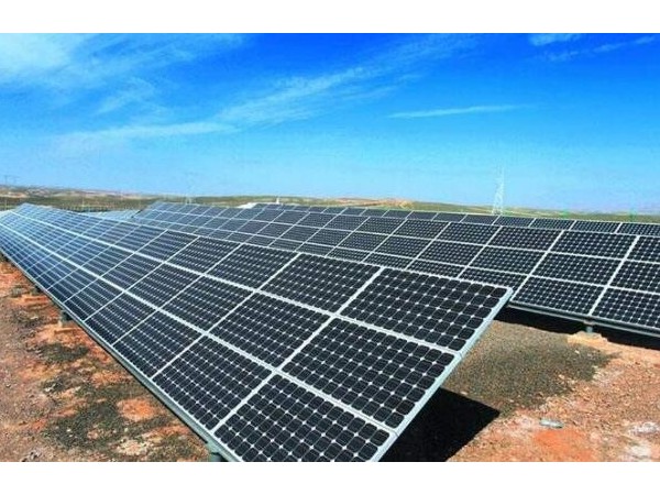 只要兩千元，自己動(dòng)手給家里裝一套太陽(yáng)能發(fā)電系統(tǒng)